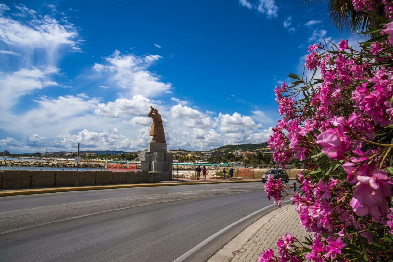 Mare D'Amare Bed & Breakfast ซัน เบเนเดตโต เดล ตรอนโต ภายนอก รูปภาพ
